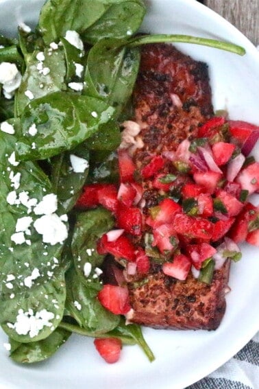 Grilled Salmon Salad with Strawberry-Jalapeño Salsa