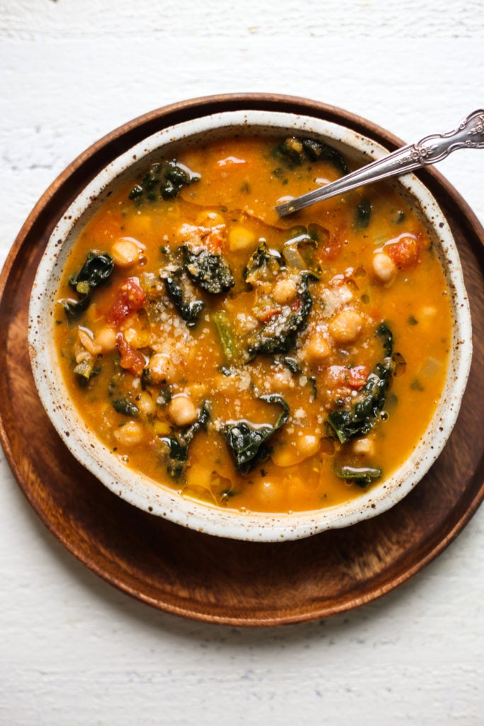Easy Chickpea and Kale Tuscan-Style Soup