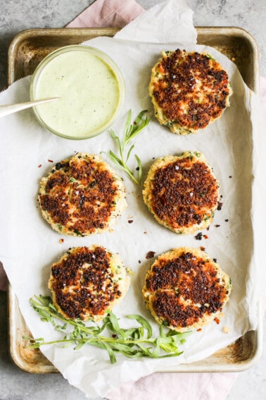 herbed crab cakes with tarragon green goddess